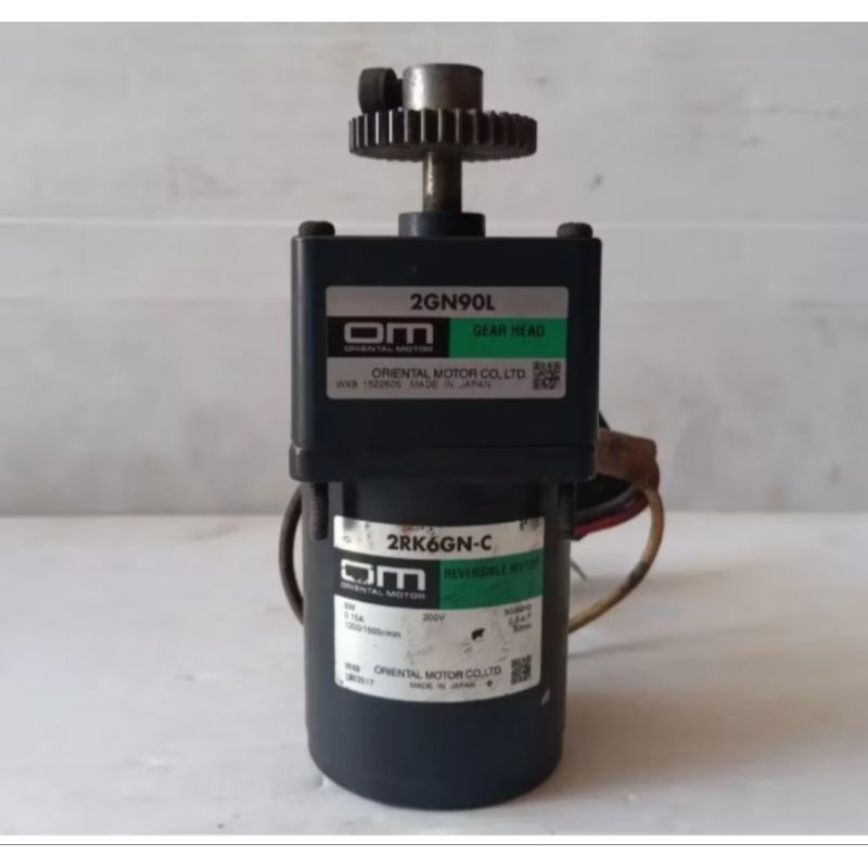 dinamo gearbox motor Ac 220V 6W ratio 1,30 -150 kondisi normal