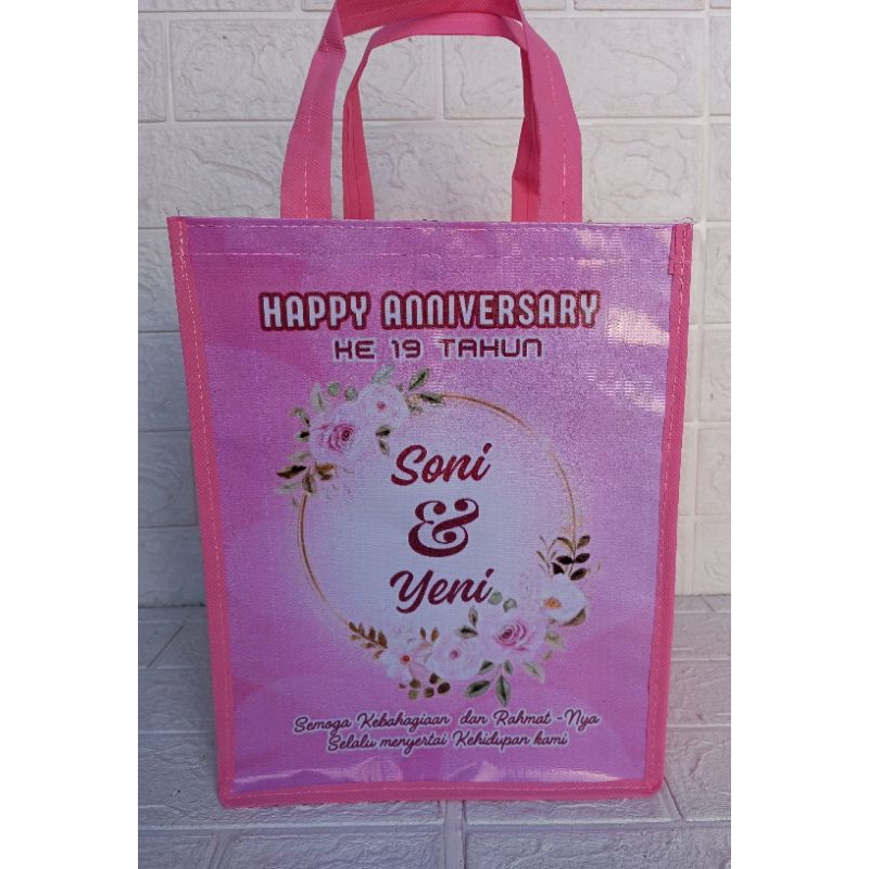 

52.TAS CUSTOM/GOODIEBAG CUSTOM, harga yg tertulis 1 pack isi 10 pcs, minim order 2 pack/20 pcs