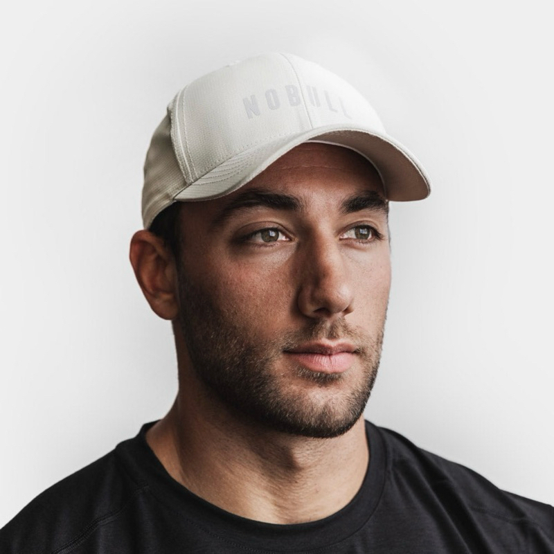 NOBULL - PERFORMANCE HAT - SAND/ONE SIZE