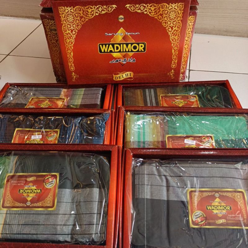 sarung tenun wadimor motif delhi