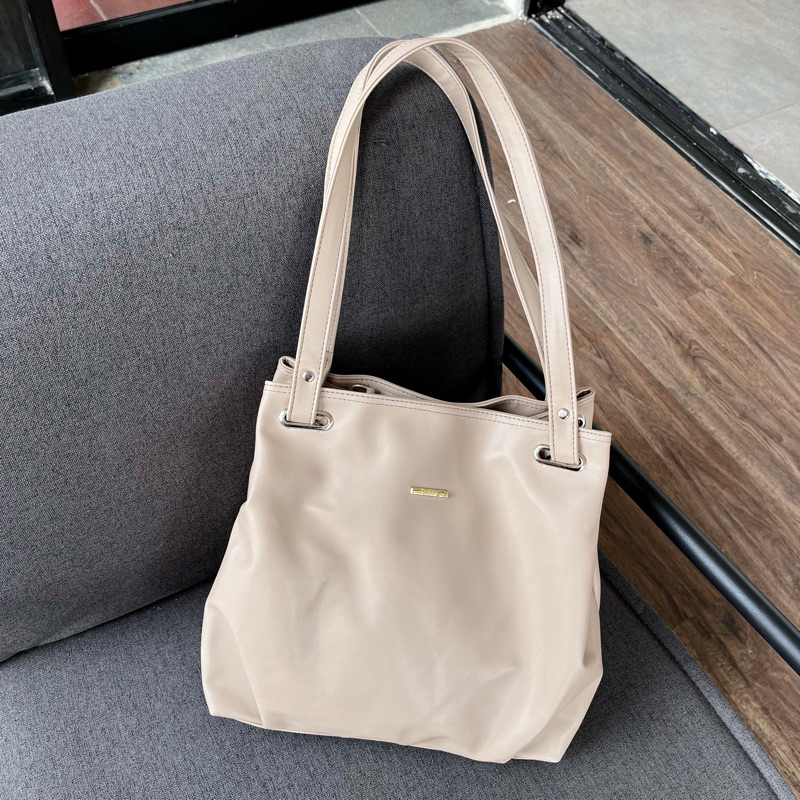 Lois Totebag | Tas Totebag | Tas Wanita | Totebag Kuliah | Totebag Kulit | Totebag Polos
