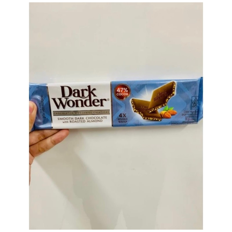 

Dark Wonder Smooth Dark Chocolate Roasted Almond 4 x 14 g