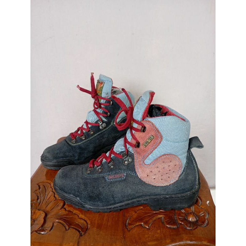 Dolomite size 43 insole 27,5cm, sepatu hiking, sepatu outdoor, sepatu gunung di