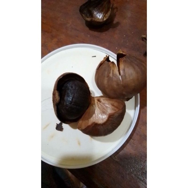 

Bawang Hitam Tunggal Ukuran Medium 50 gr - 250 Gr| Black Garlic 50 gr - 250 gr