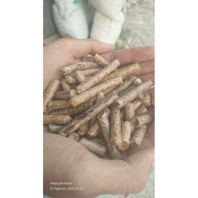 Wood Pellet Kayu Keras / Pellet Kayu / Animal Bedding ~ 1 Kg