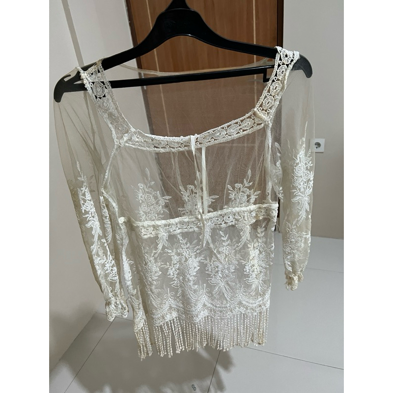 Outer Lace Putih Preloved