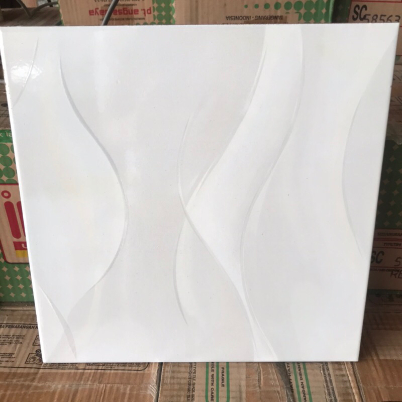 keramik 30x30 putih motif salur/ keramik putih glossy/ keramik lantai ruangan/ keramik putih motif s