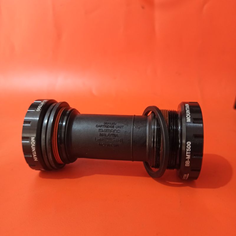 BB Bottom Bracket Shimano MT500 Hollowtech 2 HT2 plus Spacer untuk Crank Altus Alivio Deore SLX XT X