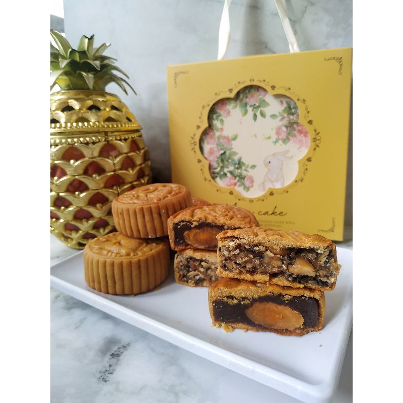 

The Imperial - Moon Cake (Kue Bulan), Halal
