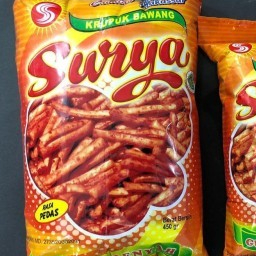 

TERMURAH SURYA KRUPUK BAWANG PEDAS KHAS MAKASSAR 225 GRAM