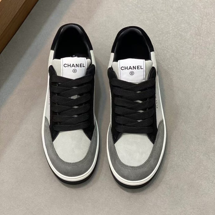 Chanel's new casual shoes, fashionable men's leather sneakers, flat shoes