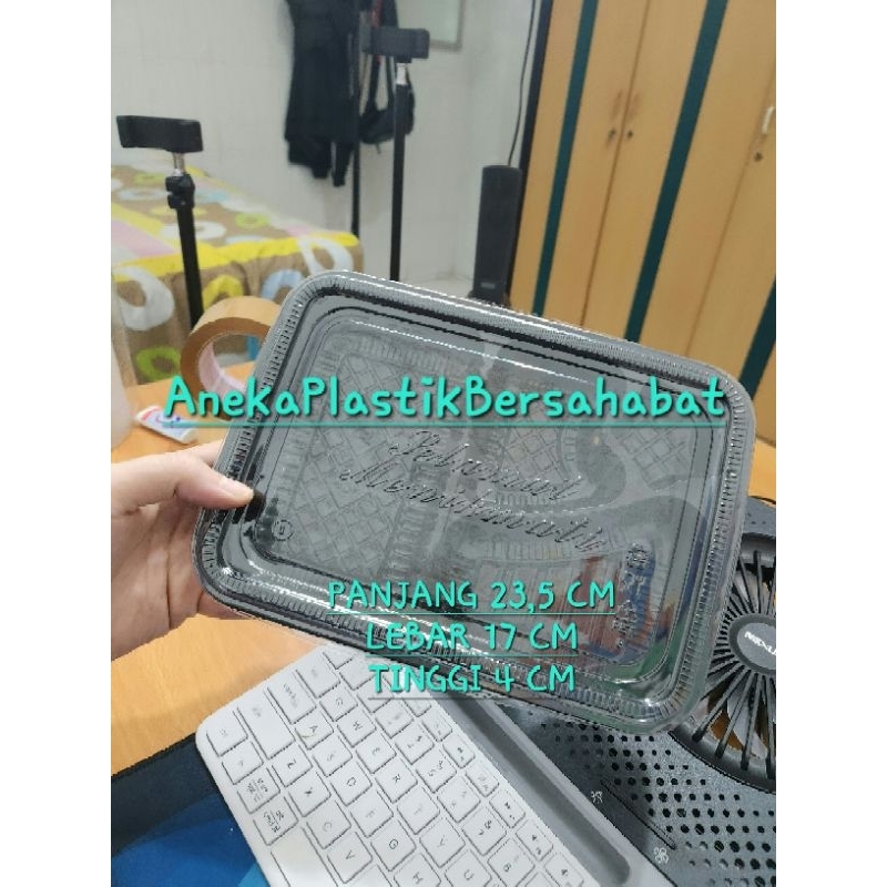 kotak mika tebal bento sekat 4 + tutup ( tersedia dalam 3 warna ) hitam , bening , putih  , kotak mi