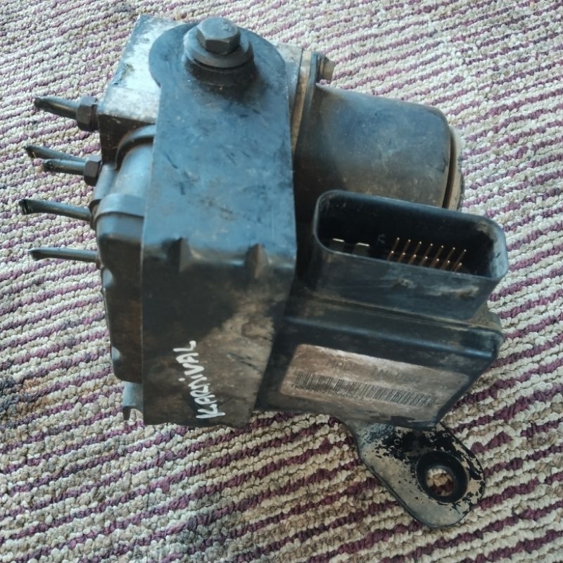 Abs kia carnival bensin matic