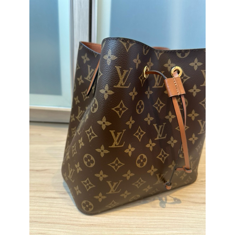 PRELOVED LIKE NEW LV neo noe