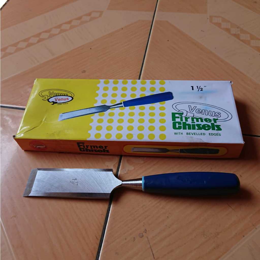 VENUS Pahat Kayu/Tatah Kayu/Tatah Ukir Kayu Gagang Fiber 1.1/2" (4CM) baja super tajam