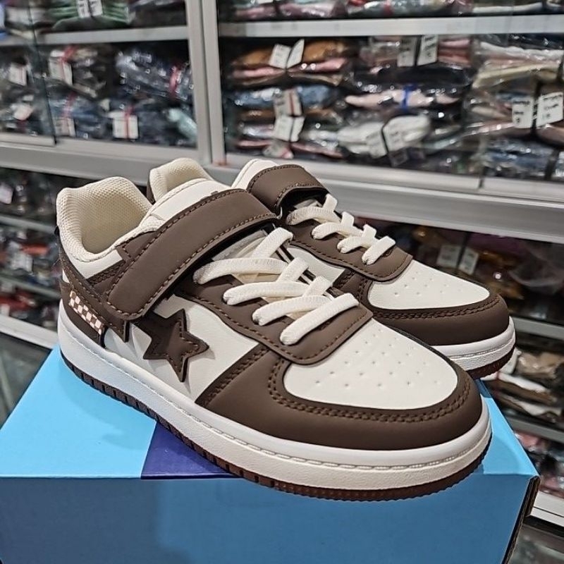 Sepatu anak laki laki model baru