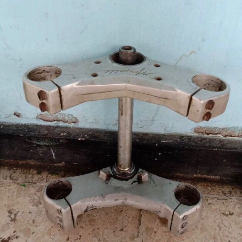 segitiga atas bawah original minerva megelli migeli 250