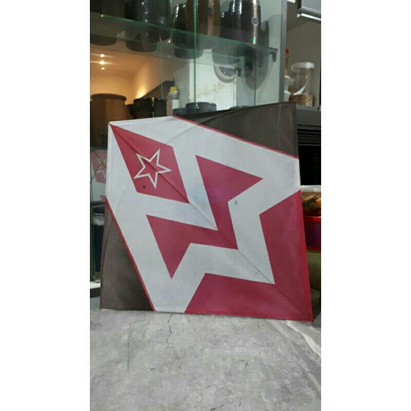 Layangan Seot Dusta Bintang Merah