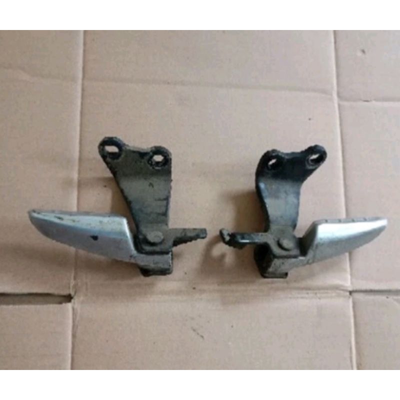 Foot step belakang Mio j original seken copotan motor Footstep belakang