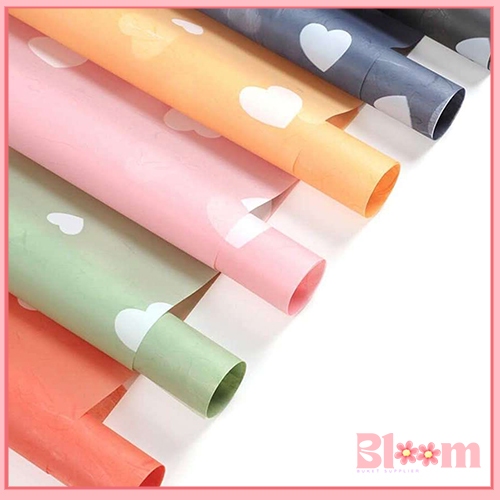 

20 Lembar Kertas Buket motif love Flower Wrapping paper KB6091