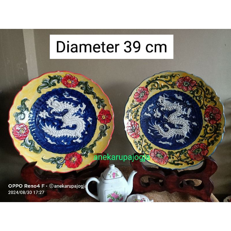 2 buah piring keramik lukis motif naga timbil biru kuning  untuk dekorasi hiasan dinding / pajangan 