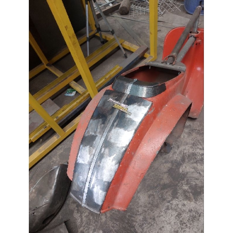 ekor vespa pts - body belakang vespa - spakbor vespa pts