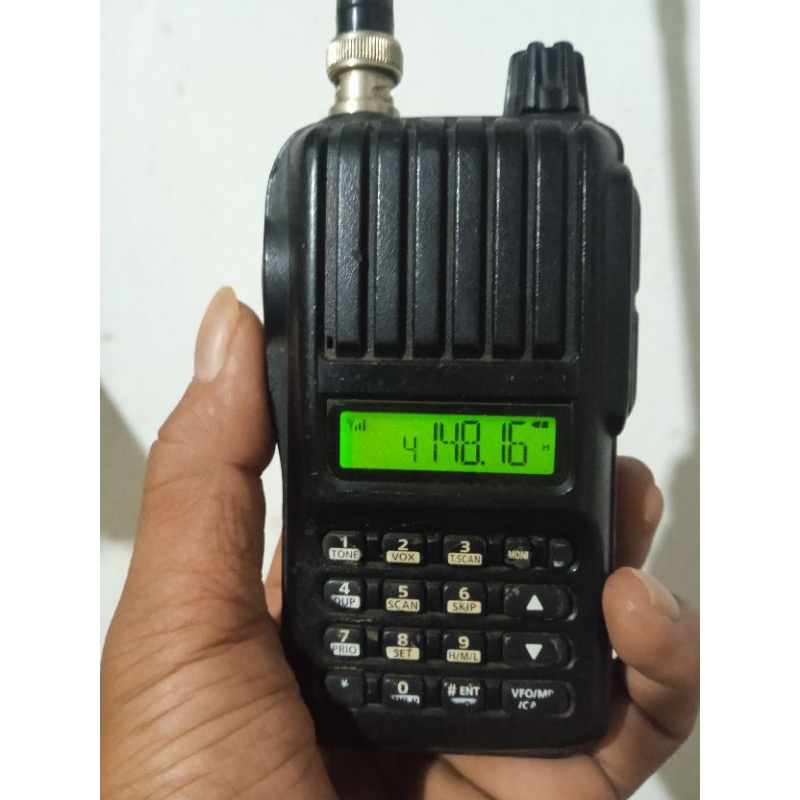 HT ICOM V80 VHF JAPAN ORIGINAL BEKAS