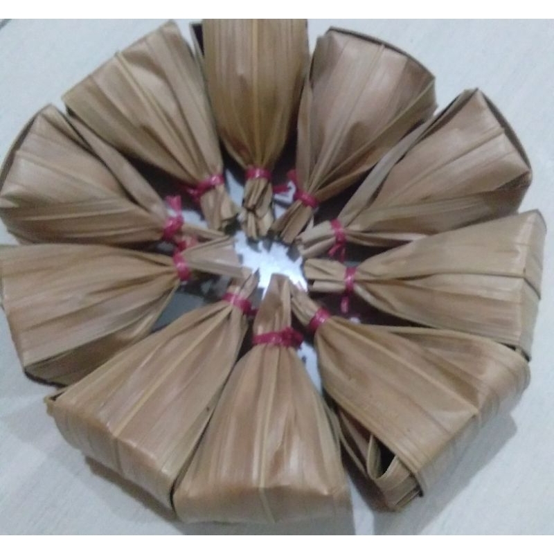 

Terasi Udang Super Bungkus Daun/Terasi Daun Khas Pontianak 150gr