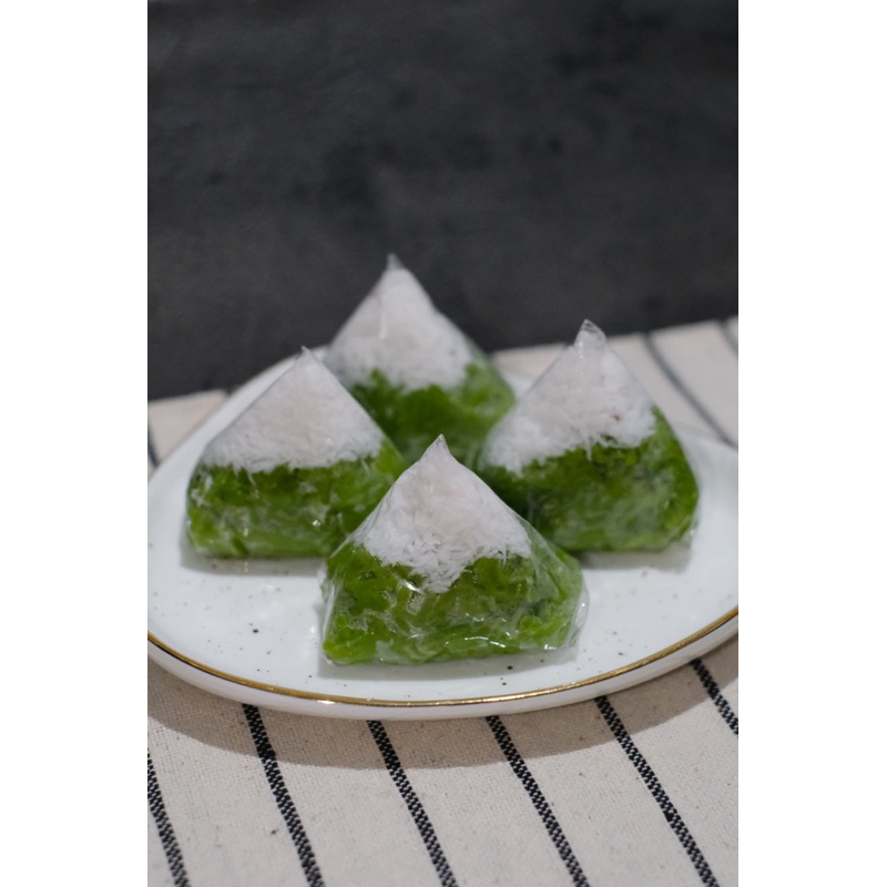 

KETAN PANDAN KELAPA ( 1 BOX ISI 14 PCS )