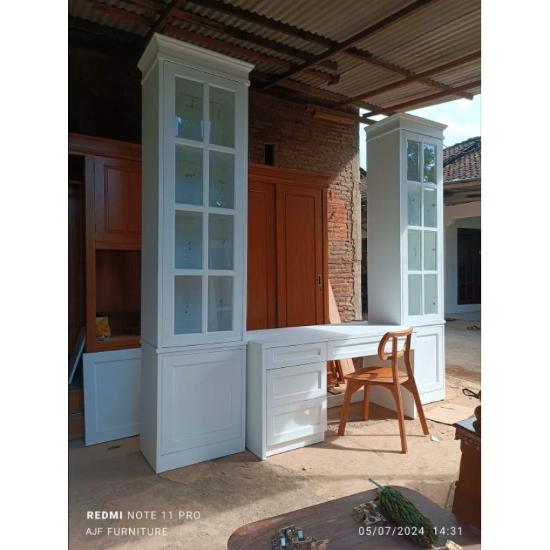 Set lemari pakaian dan meja rias / meja rias minimalis / lemari pakaian putih duco / meja belajar mi