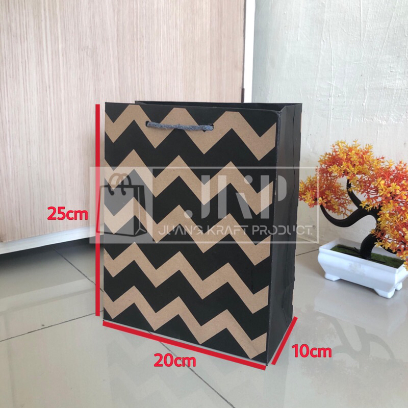 

PAPERBAG R6 MOTIF ZIGZAG