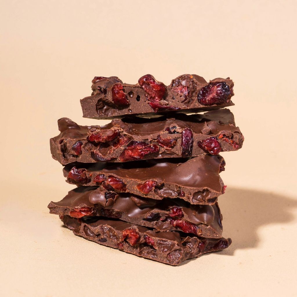 

Pipiltin Cocoa Cokelat Cracks - Dark Chocolate Cranberry