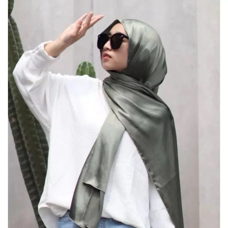 Hijab Pashmina Cardenza Silk|| Pashmina Satin Silk|| Pashmina Cardenza Luxury Silk