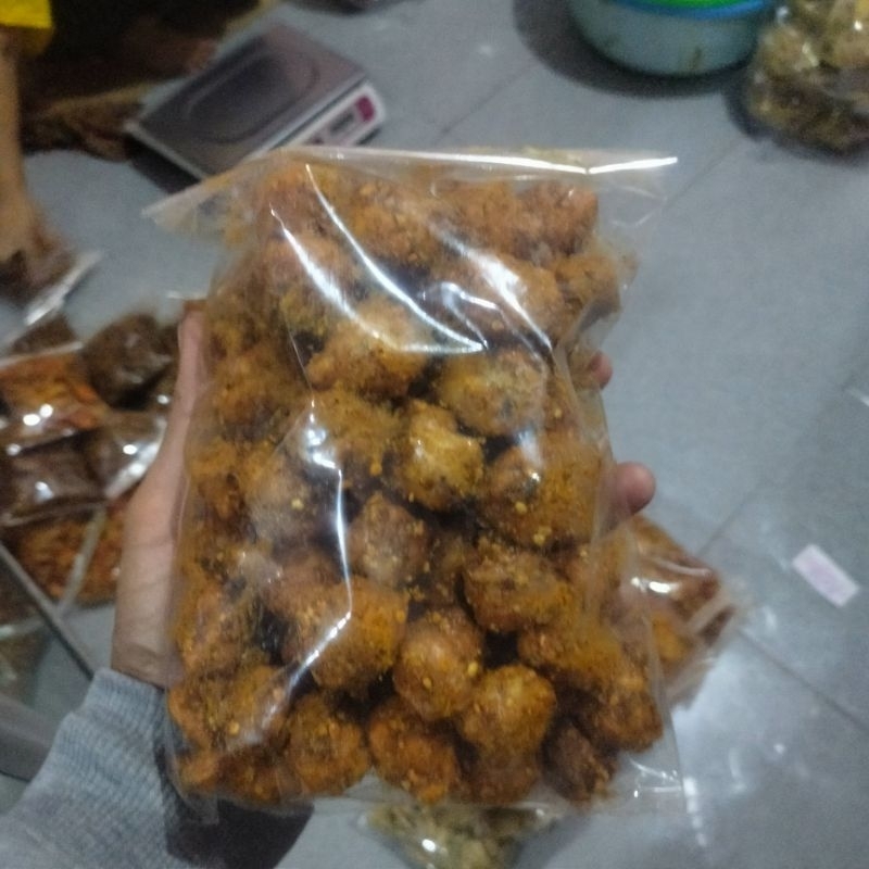 

SEBLAK KERING SIOMAY BUMBU KACANG , KERIPIK , KERUPUK