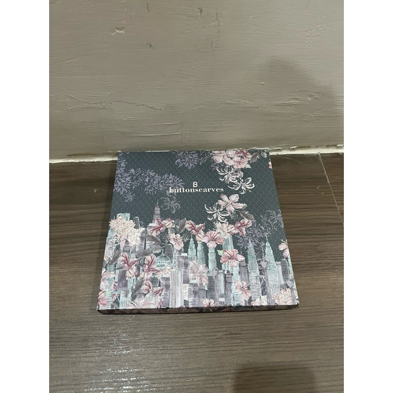 PL Buttonscarves Malaya Emerald