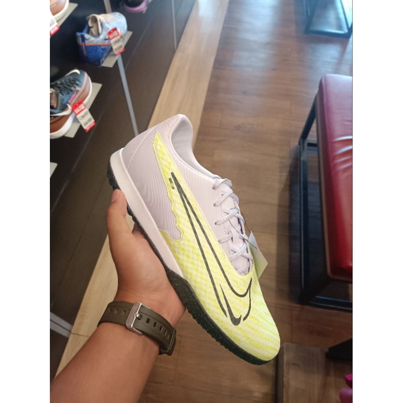 Sepatu Futsal/Mini Soccer nike academy