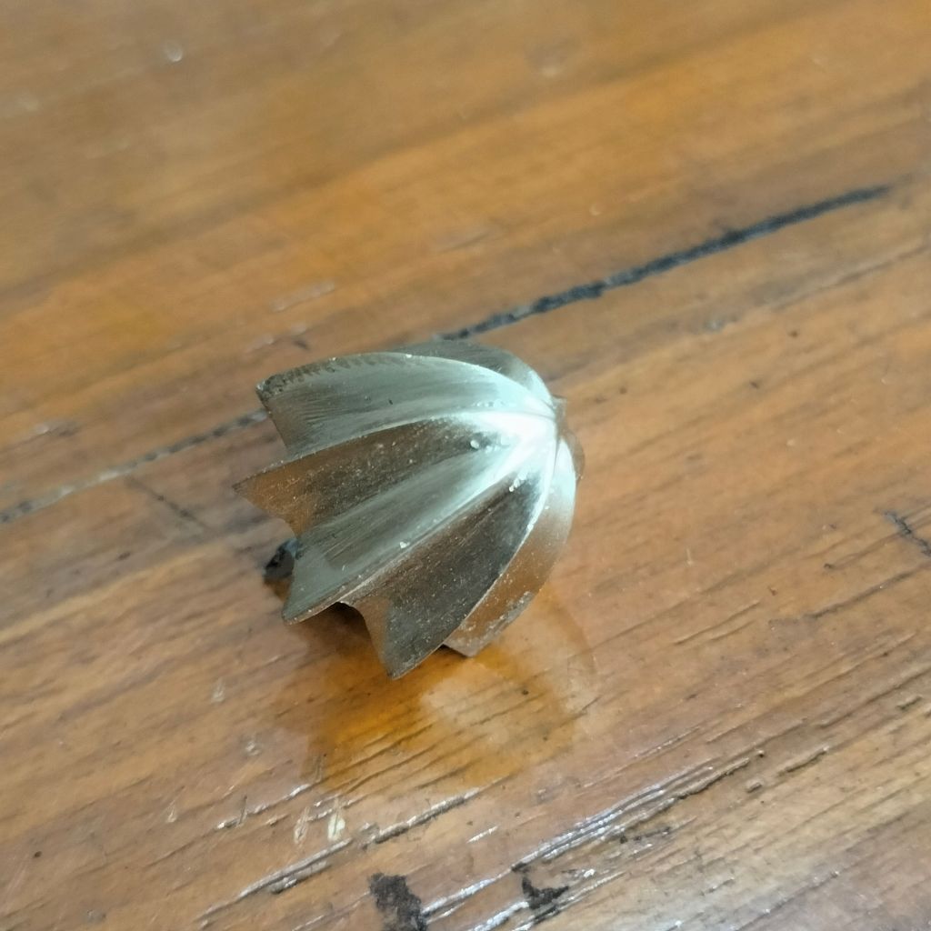 Paku Pines Kuningan Motif Blimbing