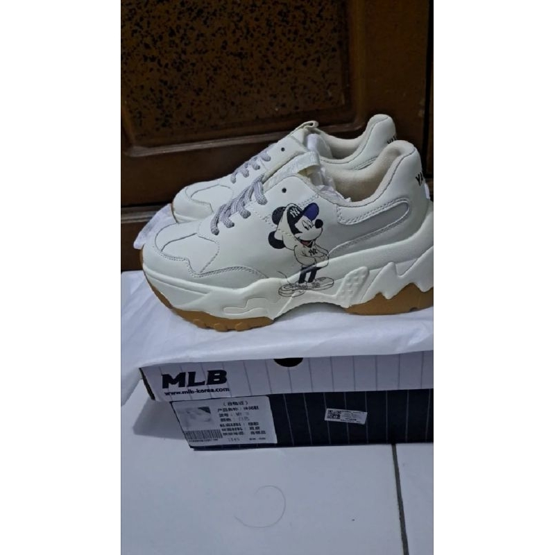 MLB X DISNEY SIZE 36 MLB MICKEY MOUSE SNEAKERS MAJOR LEAGUE BASEBALL