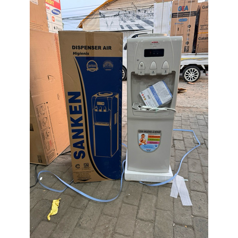 Dispenser sanken hwd-760 galon atas kompresor