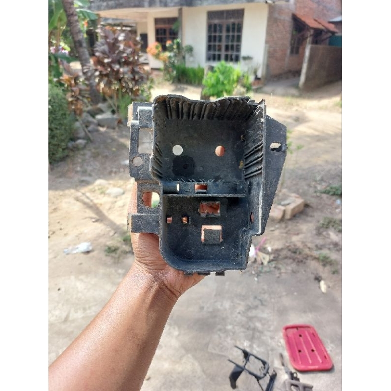 Tempat Aki Wadah Aki Honda Win 100 Original