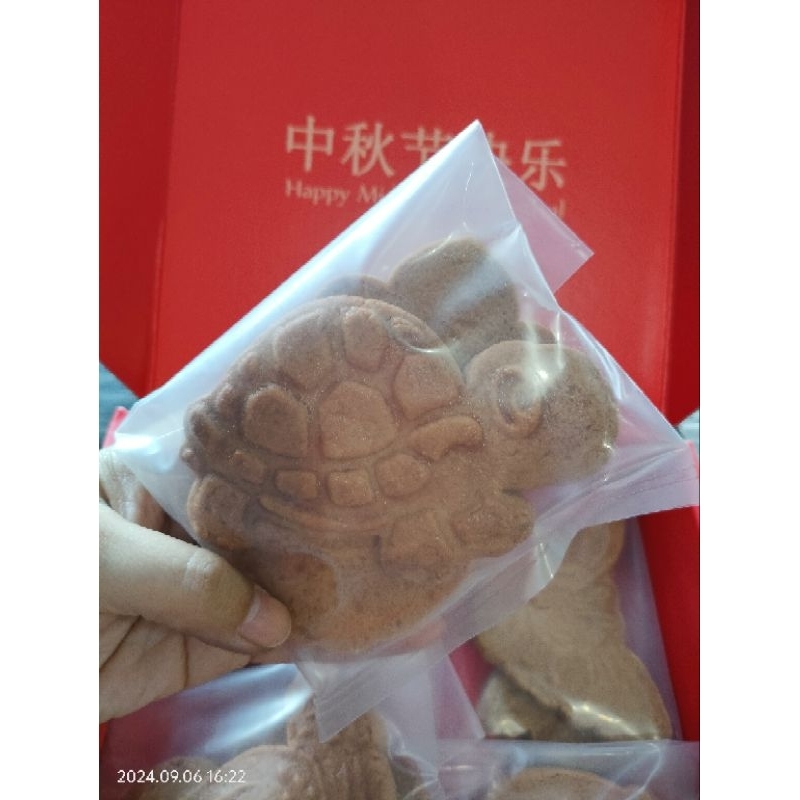 

ANGKONG PIA ISI 2 PCS / BGKS, MOTIF RANDOM BHN PREMIUM MID AUTUMN FESTIVAL KUE BULAN MOONCAKE PIE BISCUIT MOON CAKE