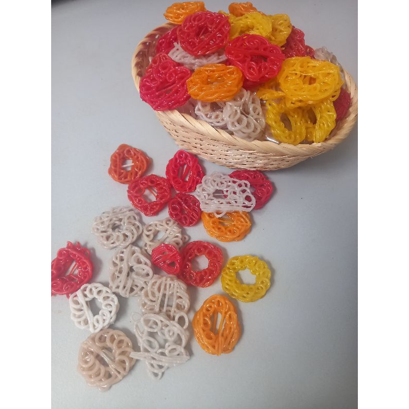 

Aneka kerupuk seblak/kerupuk mawar warna warni (mentah)