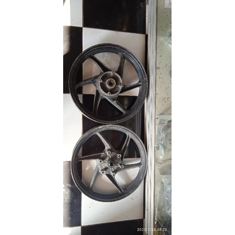 velg megapro monoshock