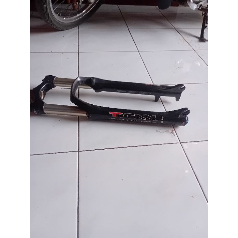 fork rst titan
