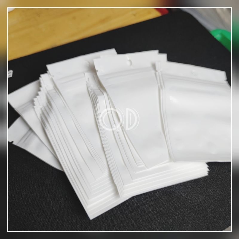 

isi 10 pcs plastik stiker 7x10 cm model ziplock bisa di gantung