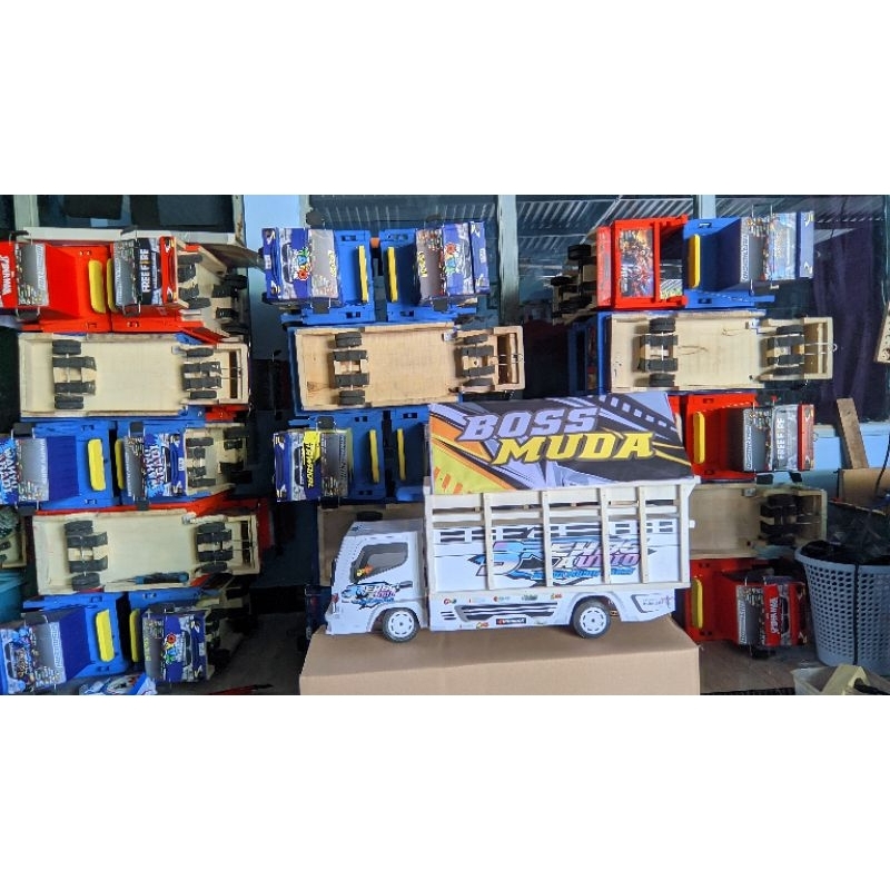 miniatur truk kayu jumbo panjang 58cm pintu belakang bisa dibuka