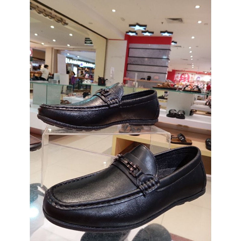 bata comfit sepatu casual pria terbaru
