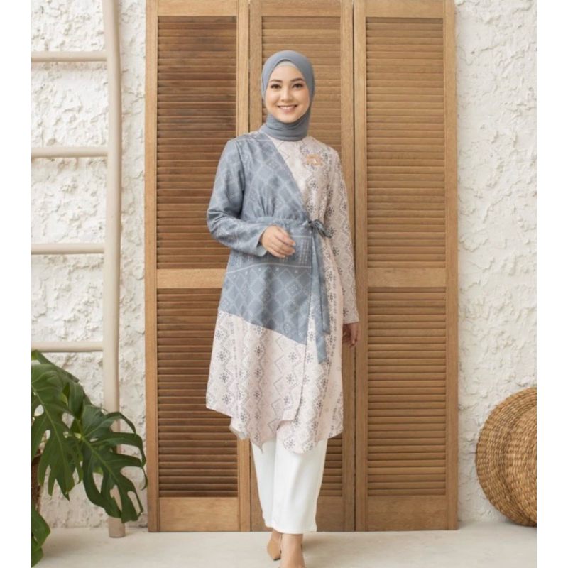 Alicia Tunic Wearing Klamby