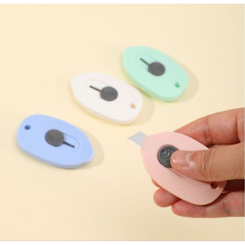 

CUTTER MINI/ PISAU KECIL/ PISAU PEMOTONG KERTAS/.