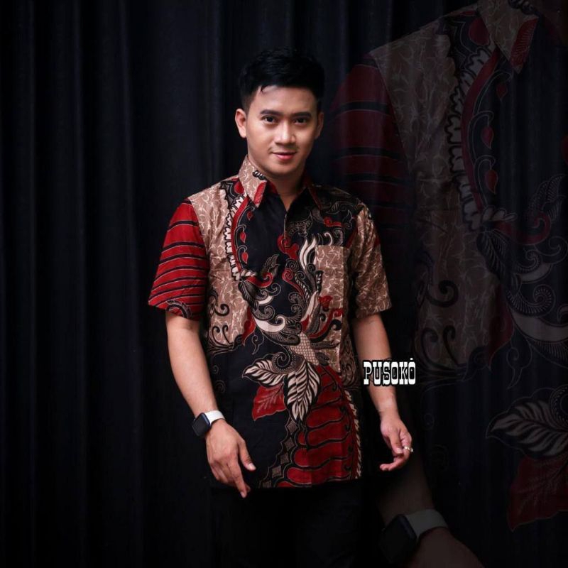 KemejaLengan Pendek PriaDesain ModerKemejaPriaLengan PendekMotif PolosKemeja Lengan Pendek Casual Ke